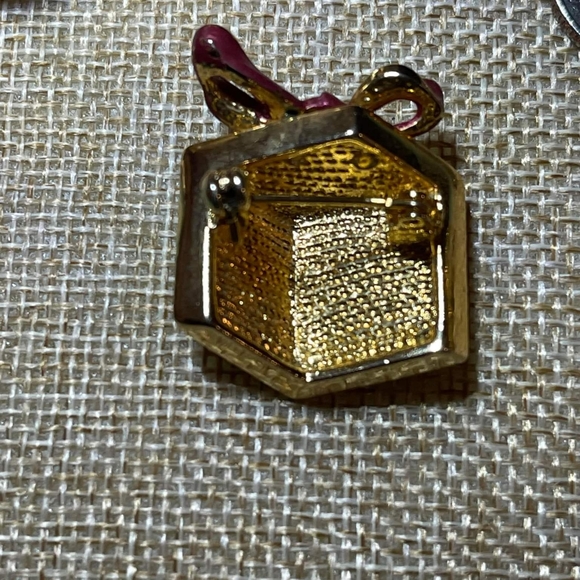 Bundle of holiday Brooches - Picture 4 of 5